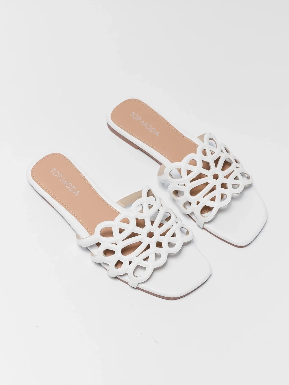 AVARA Mindy White Cutout Floral Sandal — Size 7